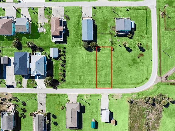 2nd image of 979 Wommack Dr