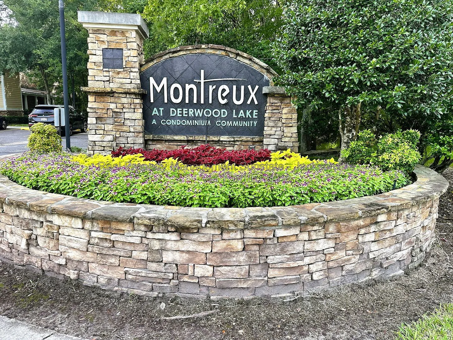 1 bed, 1.0 bath, 1012 sqft, $1,425 — Photo 2