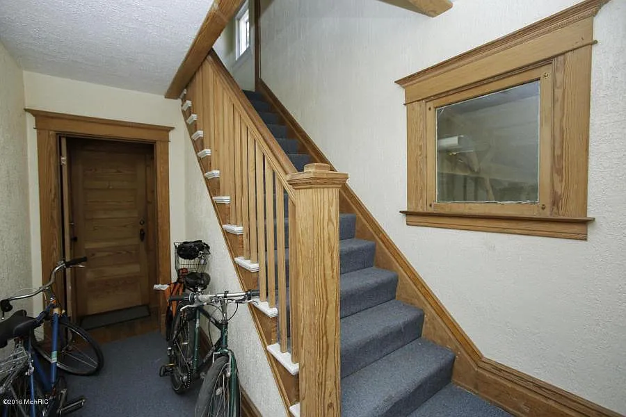 2 bed, 700 sqft, $985 — Photo 4