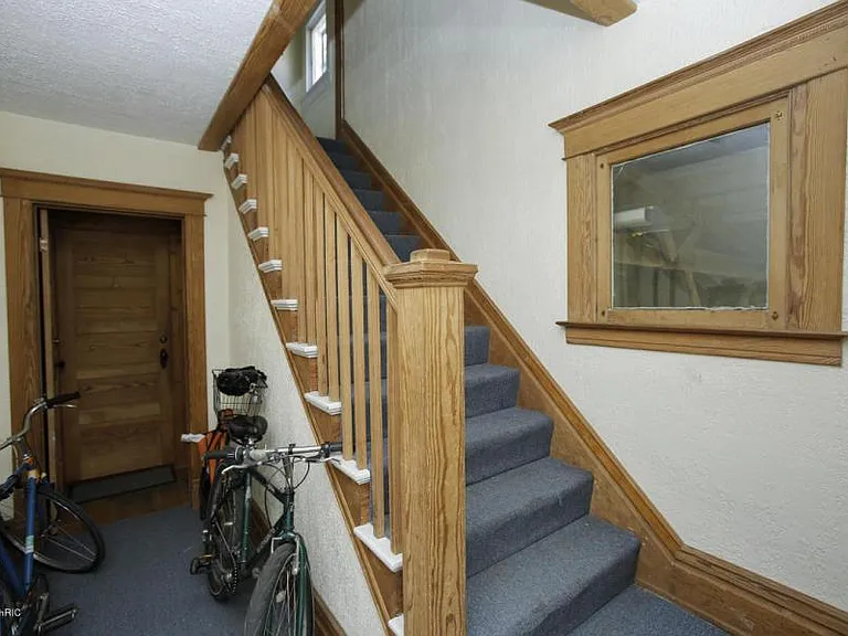 743 Axtell St #2 — Photo 4