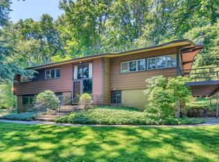 10 Hopp Ground Ln, Bedford, NY 10506