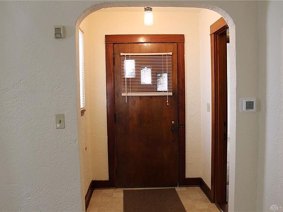 3rd image of 1917 Parkhill Dr