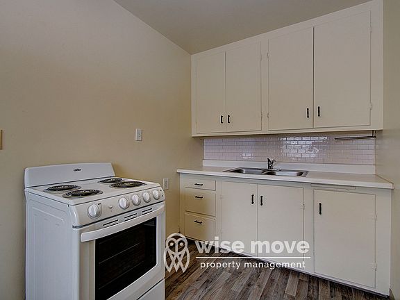 3rd image of 2607 E 20th St