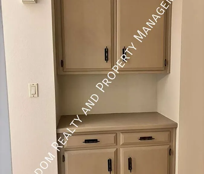 9117 Hoxie Ct — Photo 4