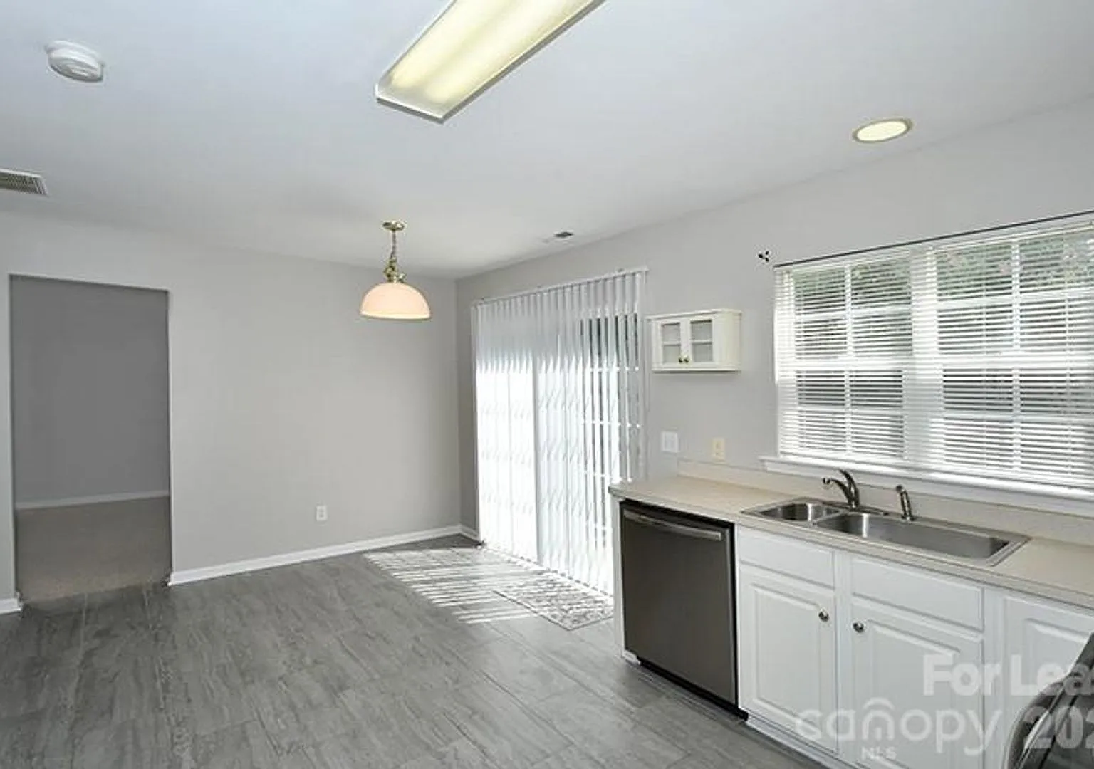 8715 Challenger Drive — Photo 3