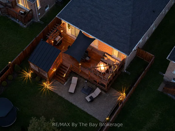 6 Academy Ave, Wasaga Beach, ON L9Z 0G9
