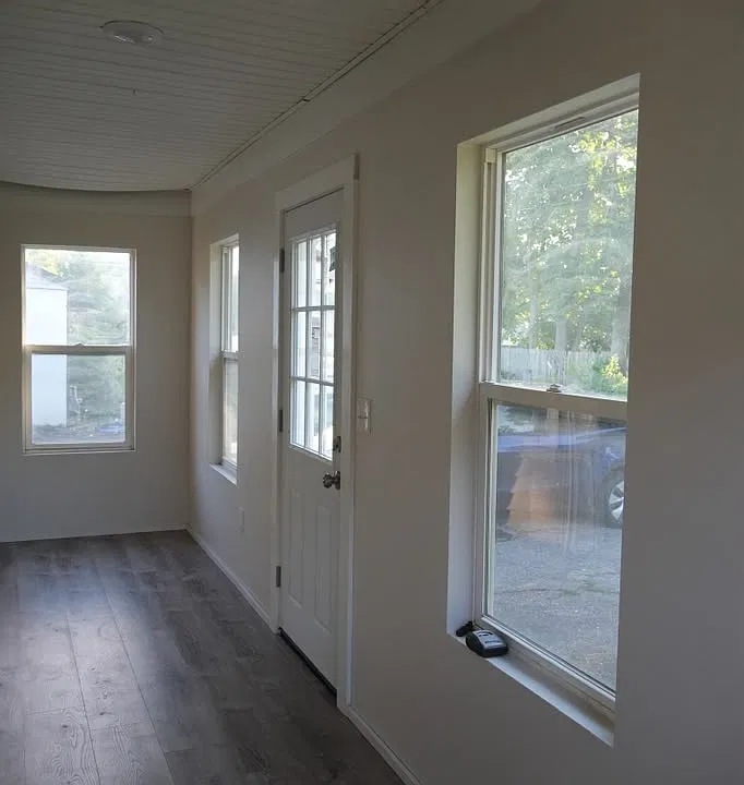9 Vineland Ave