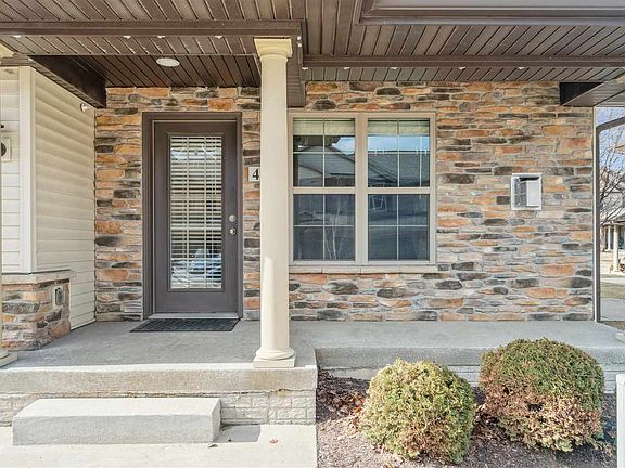 2nd image of 469 Cambria Dr