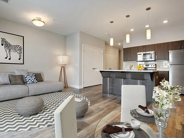 Jux Apartments — Photo 4