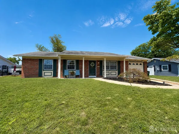 417 Madison Ave, Monroe Township, NJ 08831
