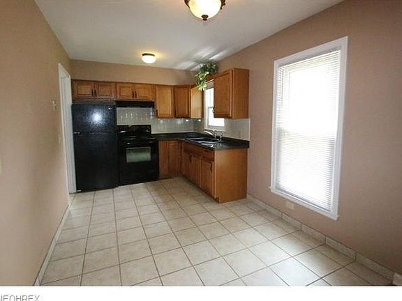 4th image of 2423 Phelps Ave
