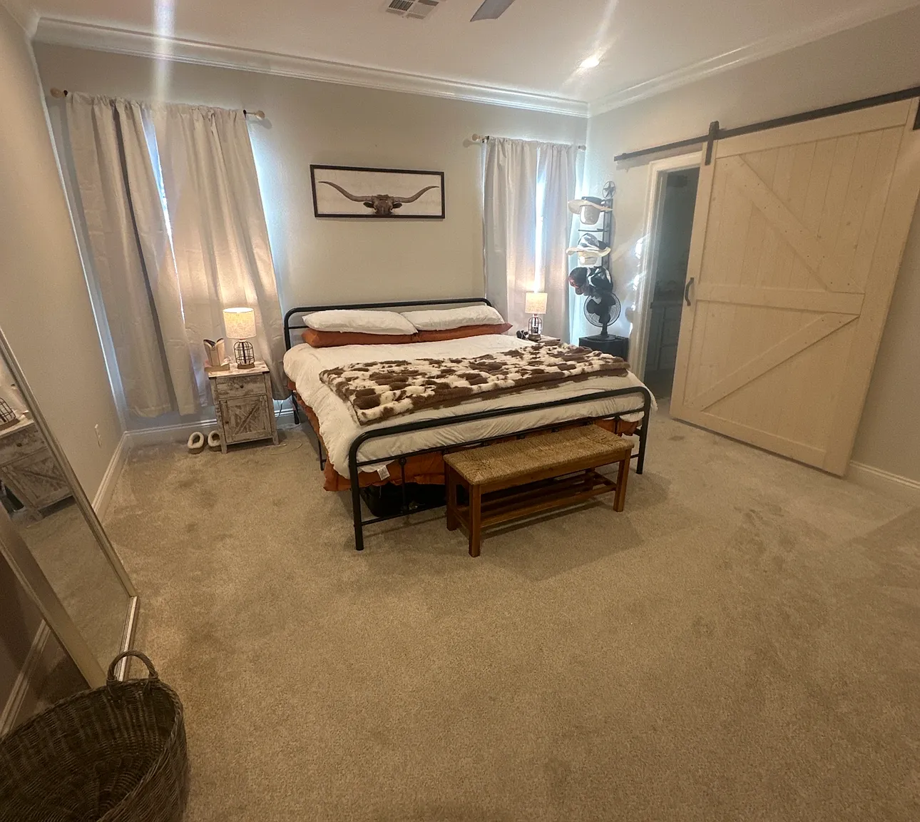 3 bed, 2.5 bath, 1807 sqft, $2,500 — Photo 2