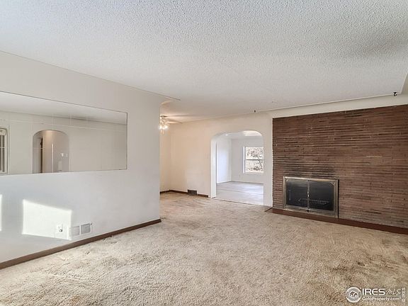 3rd image of 890 Flower St
