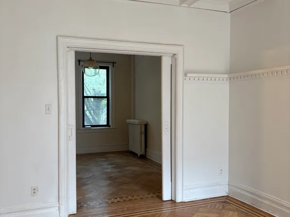 439 17th Street image 1 of 12