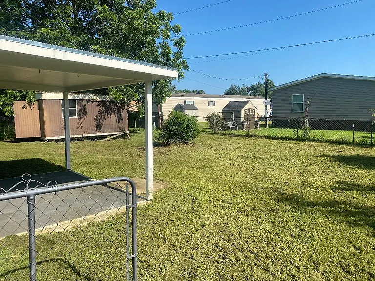 200 Eisenhower Dr — Photo 3