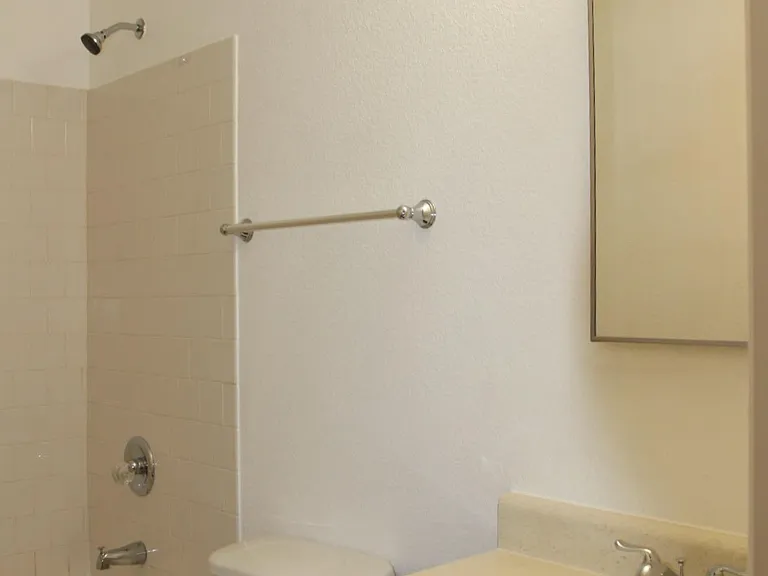 2090 S 44th Dr — Photo 11