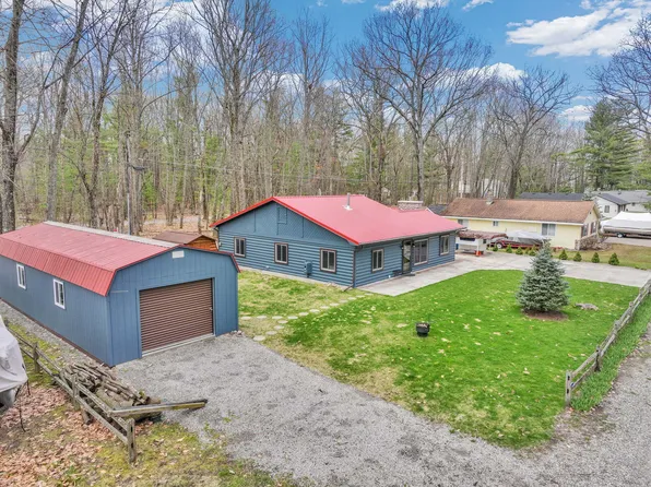 305 Miller Dr, Houghton Lake, MI 48629