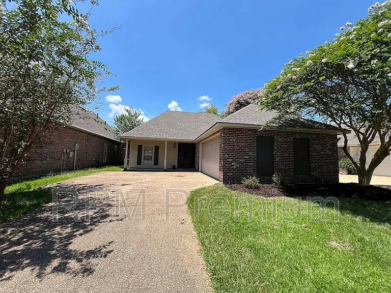 3995 Water Oak Dr — Photo 1