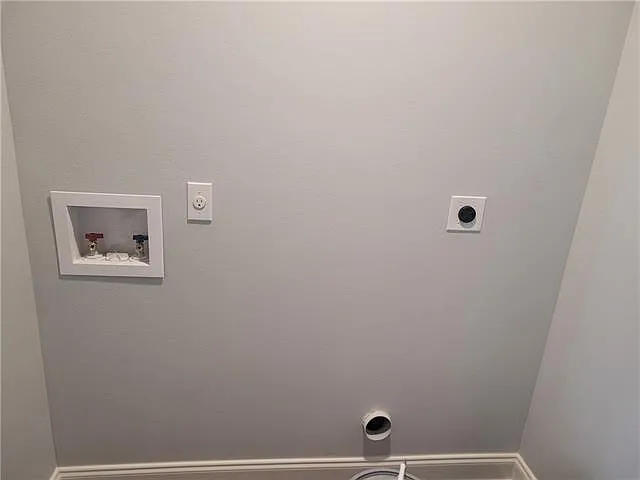 2402 Pelican St — Photo 17