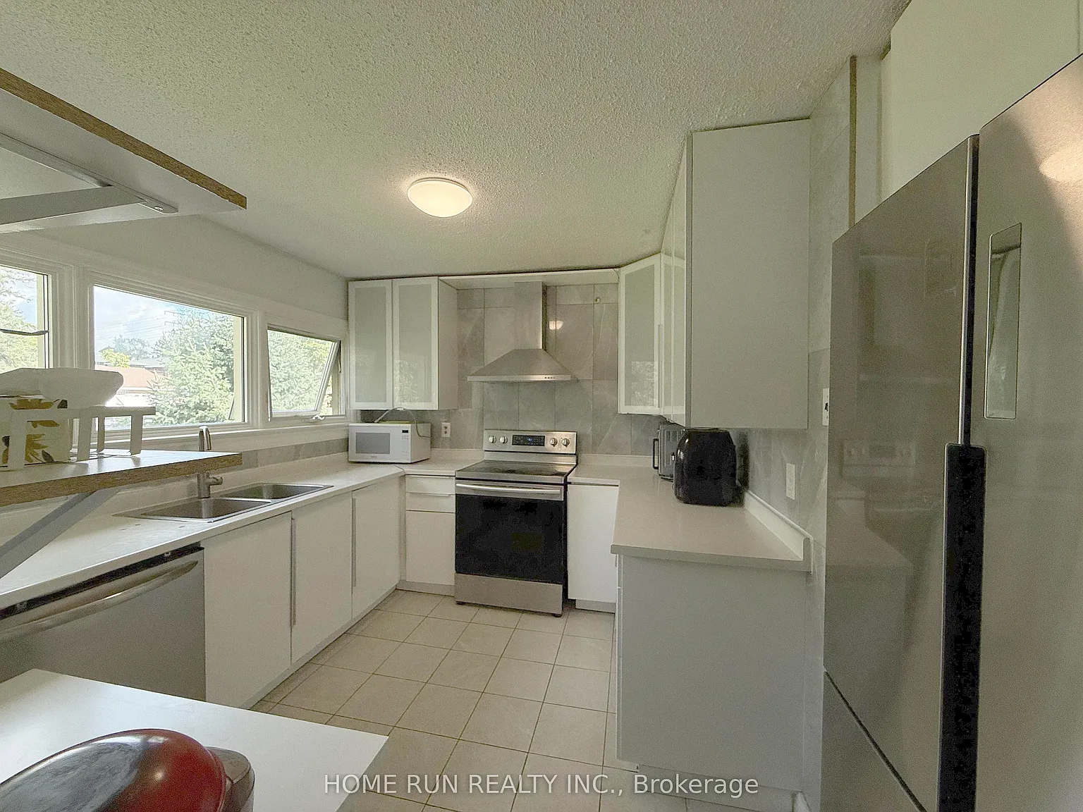 5 bed, $3,300 — Photo 4