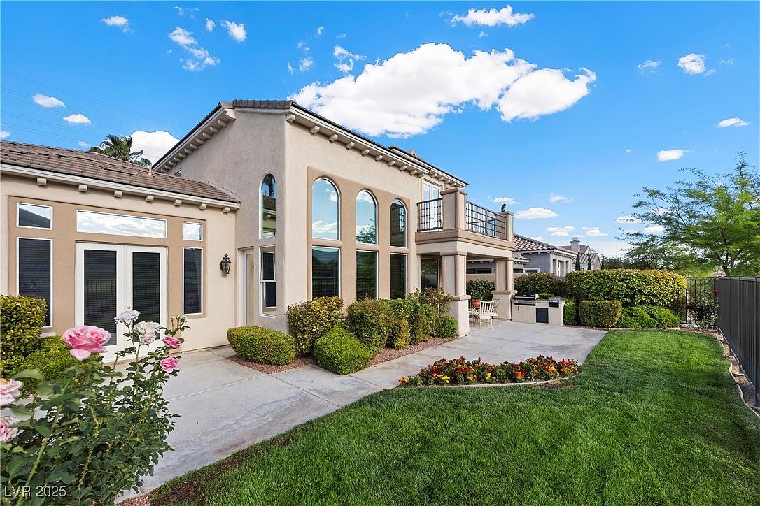 2933 Red Springs Dr