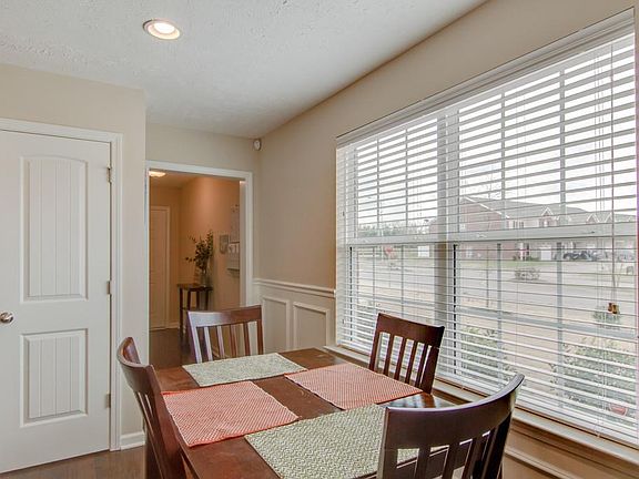 4th image of 4360 Aurora Cir