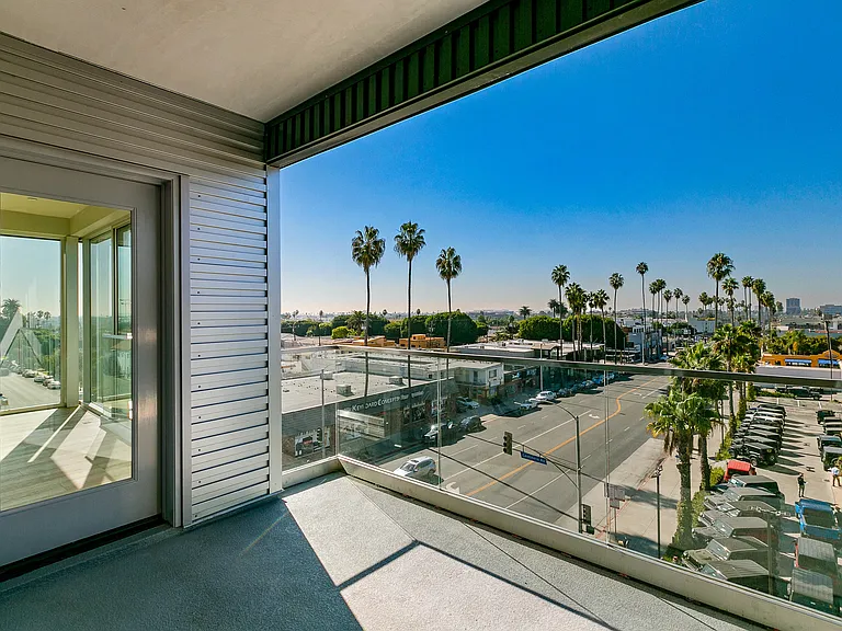 Palm Tree Views Down Santa Monica Blvd