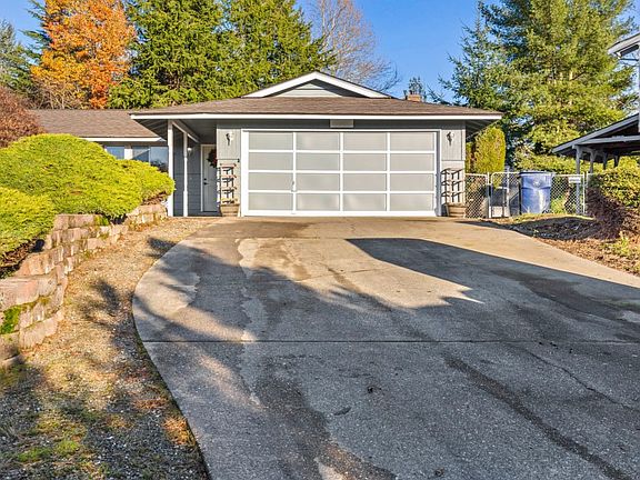 3rd image of 2513 Monica Dr