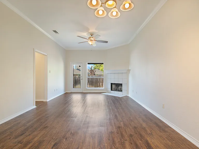 11909 Rhulen Ct — Photo 6