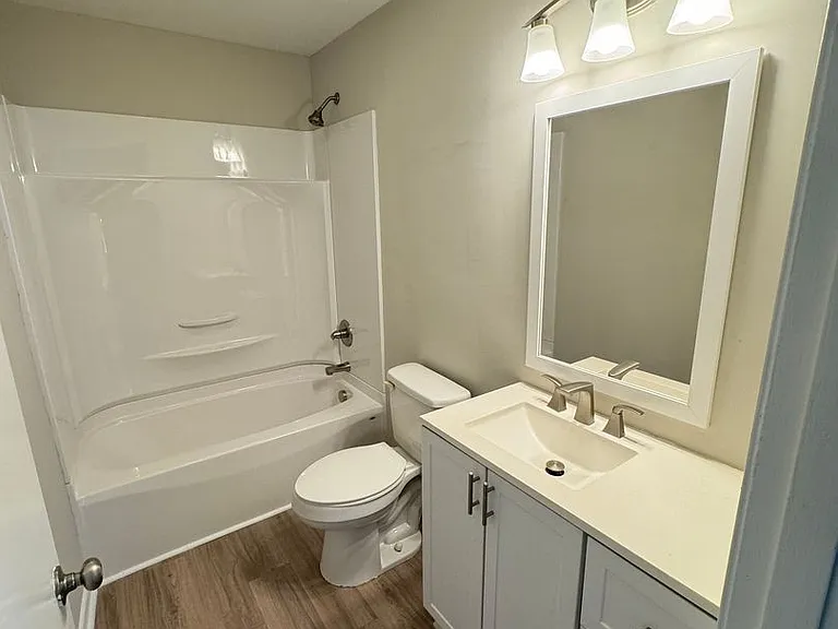 1404 Oakwood Ave — Photo 14