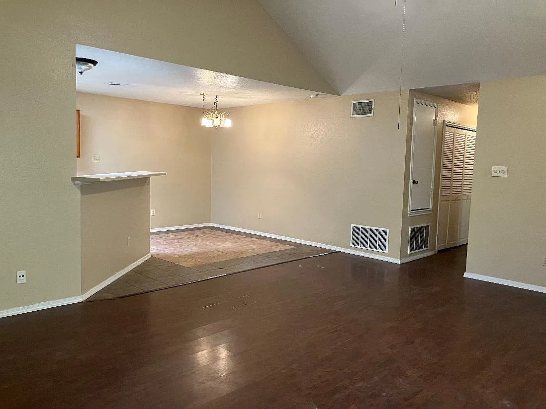 3 bed, 1398 sqft, $1,350 — Photo 4