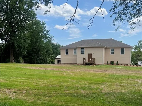 688 N Allen Rd, Independence, MO 64050