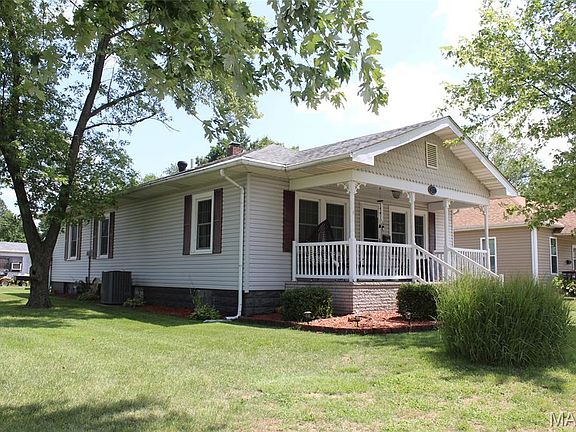 2nd image of 977 Whitelaw Ave