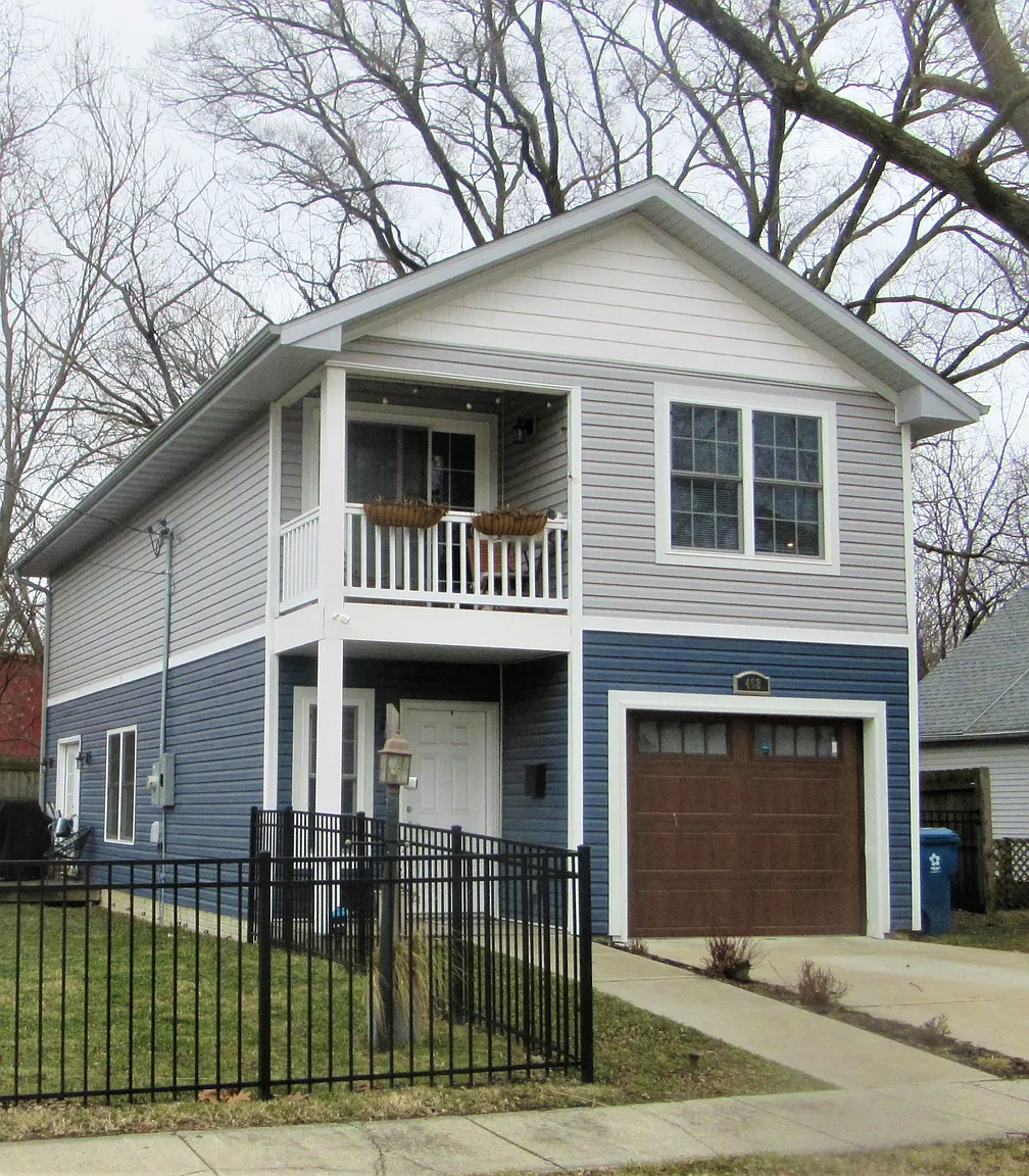 408 W Maple St photo 1
