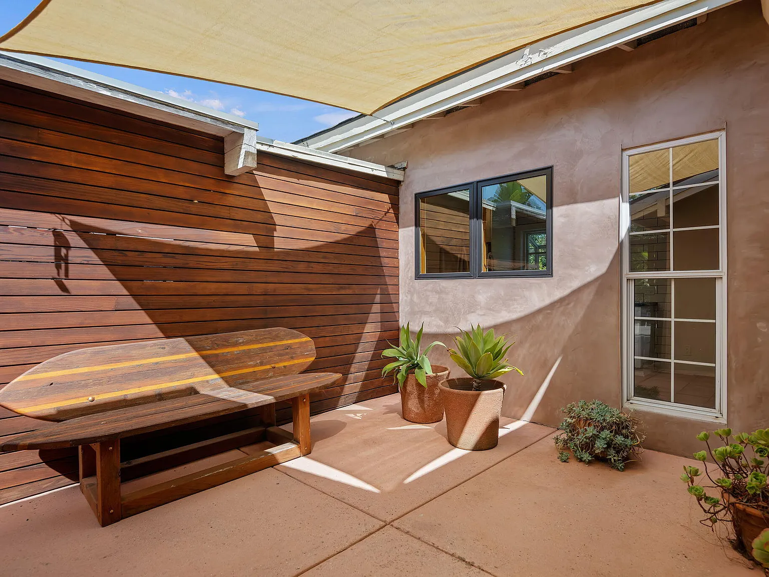 3 bed, 2.0 bath, 1411 sqft, $6,950 — Photo 4