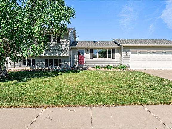 2nd image of 604 39a St N