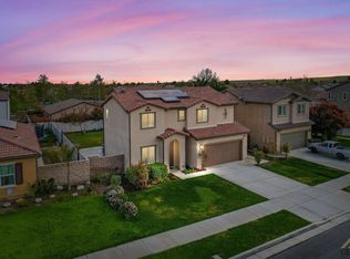 10305 Riata Ln, Bakersfield, CA 93306