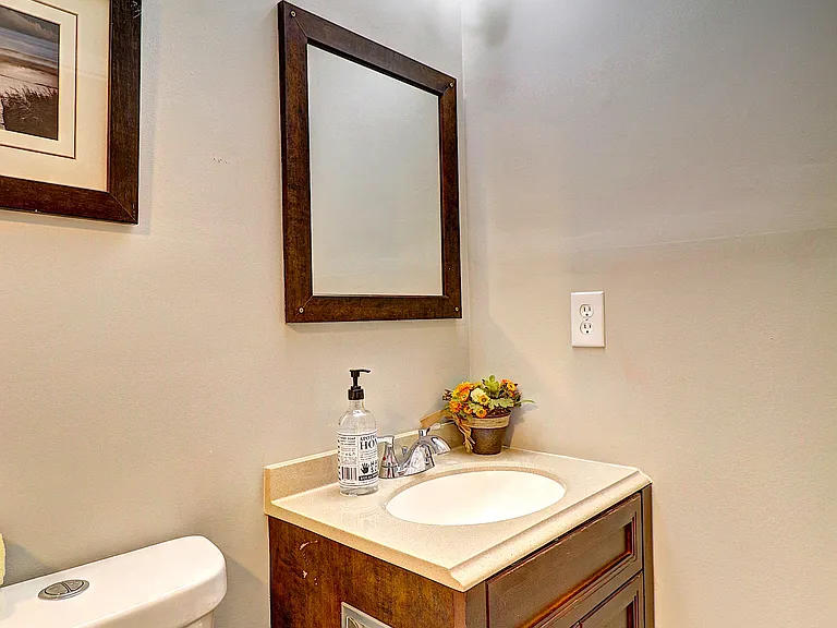 213 High Creek Dr — Photo 9