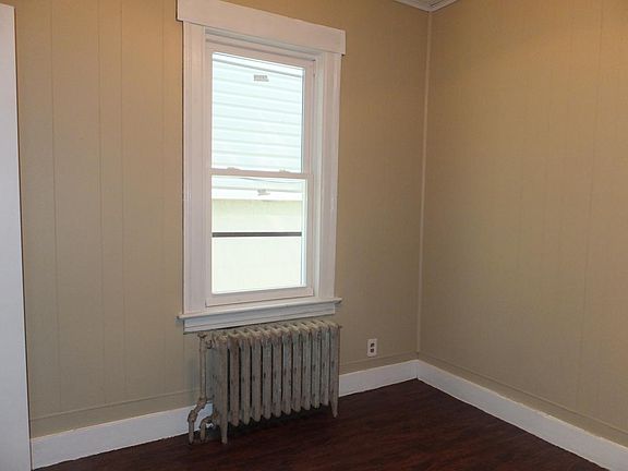 4th image of 74 Clarke Ave #1P