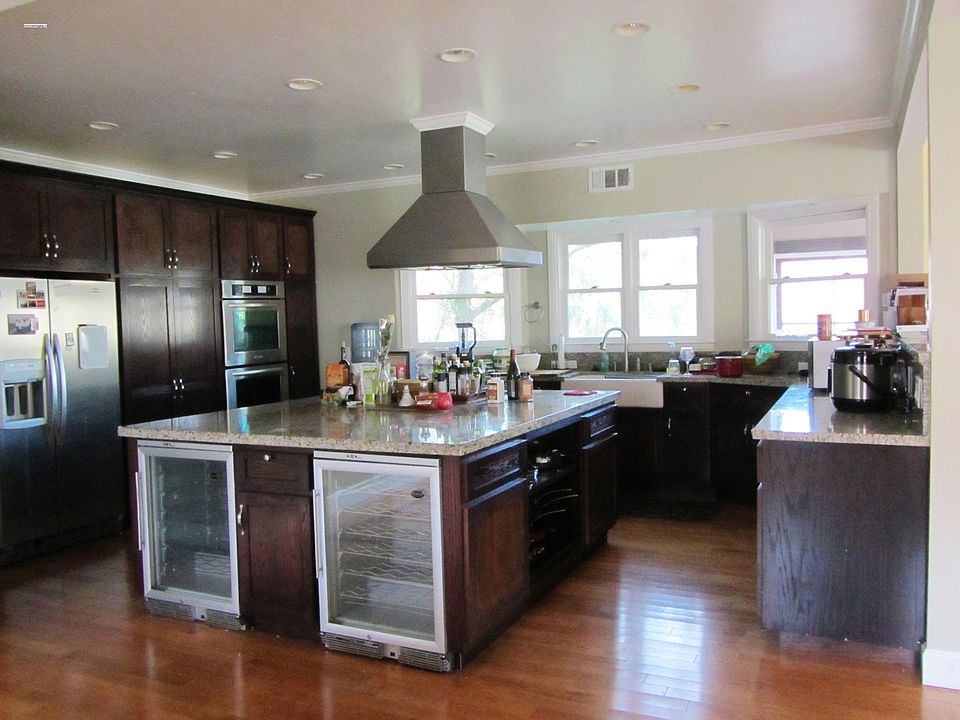 Large beautiful kitchen