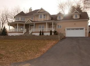 37 Arrowhead Rd, Brookfield, CT 06804