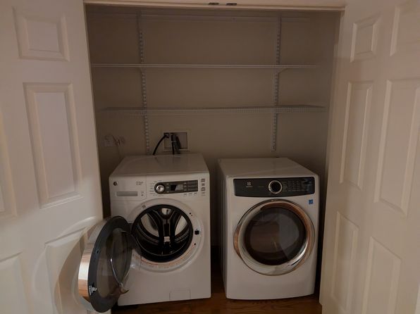 72 W Market St APT 201