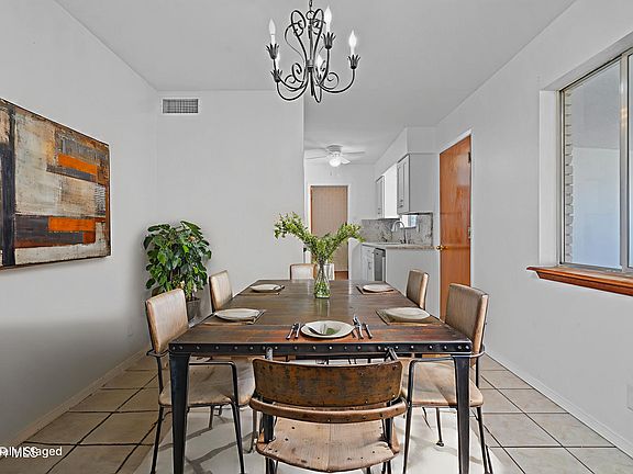 5th image of 416 San Saba Rd