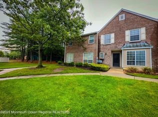 271 Stratford Pl, Morganville, NJ 07751
