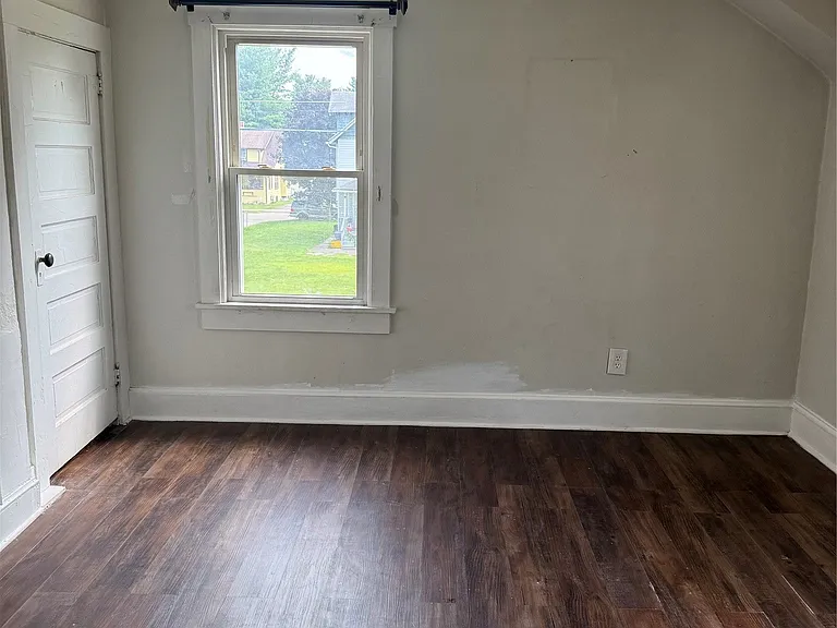 310 Birdsall St — Photo 11
