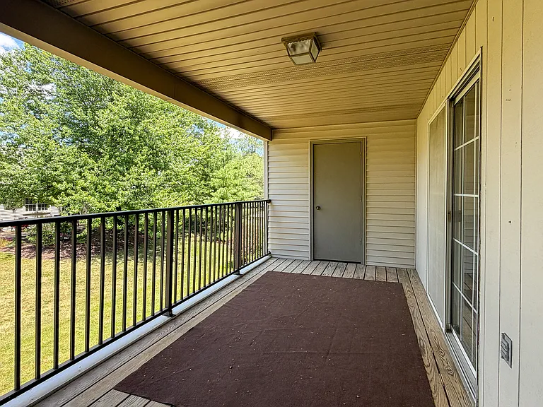 208 Greenview Dr — Photo 23