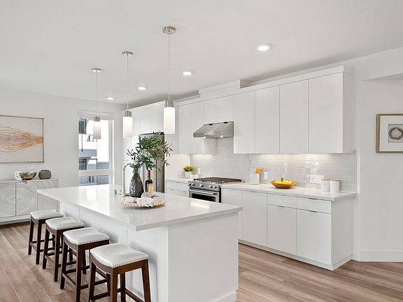 3rd image of 3578 Rambla Pl #421