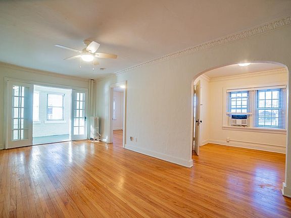 2nd image of 4746 Roanoke Pkwy APT 303