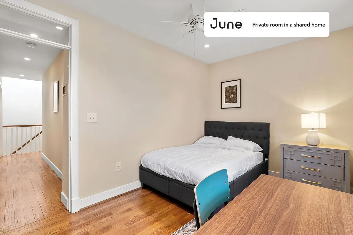 Full bedroom in 3 bed/3 bath home in Capitol Hill #1456 C — Photo 2