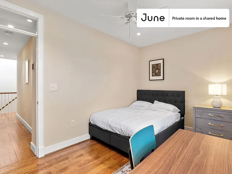 1845 Burke St SE #C — Photo 2